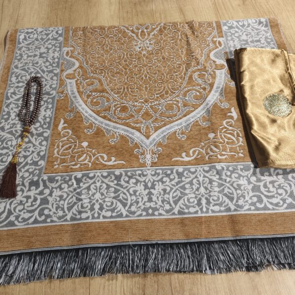 Silk Prayer Mat - Luxurious Comfort in Gold (70x110 cm)